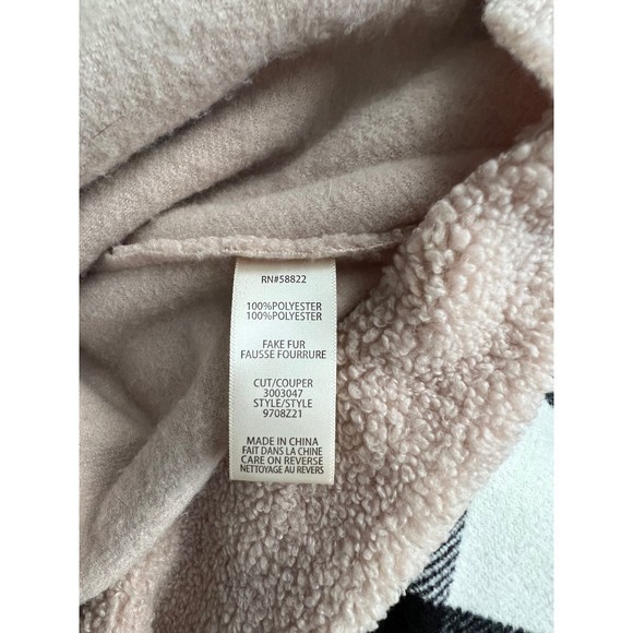 Max Studio Hooded Faux Fur‎ Shearling 3 Clasp Coat Large - Picture 6 of 6